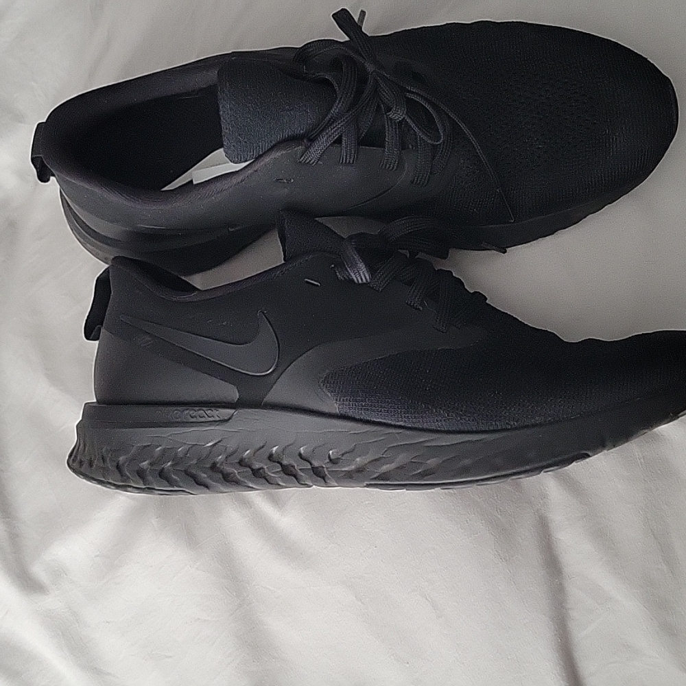 Nike Men's All-Black Athletic Running Shoes